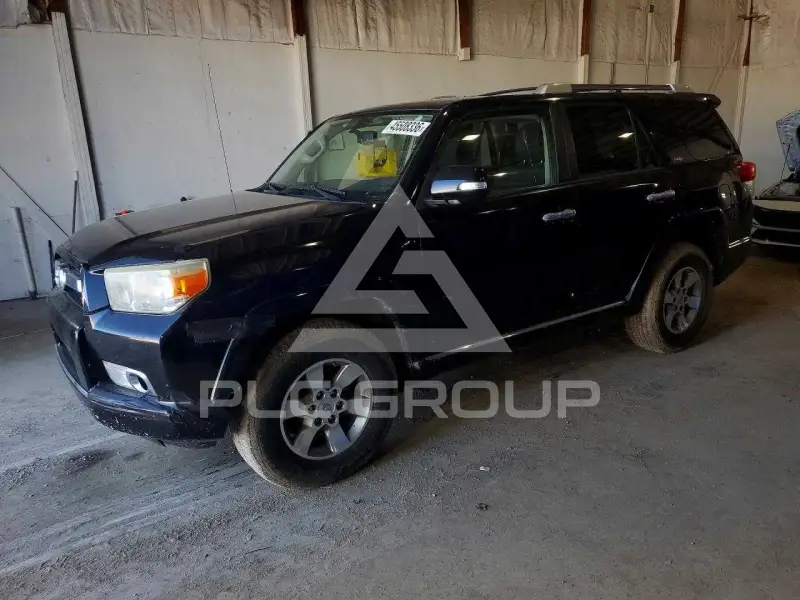 2013 Toyota 4 RUNNER photo