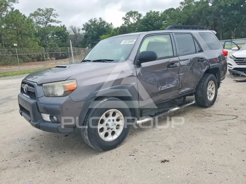 2013 Toyota 4 RUNNER photo
