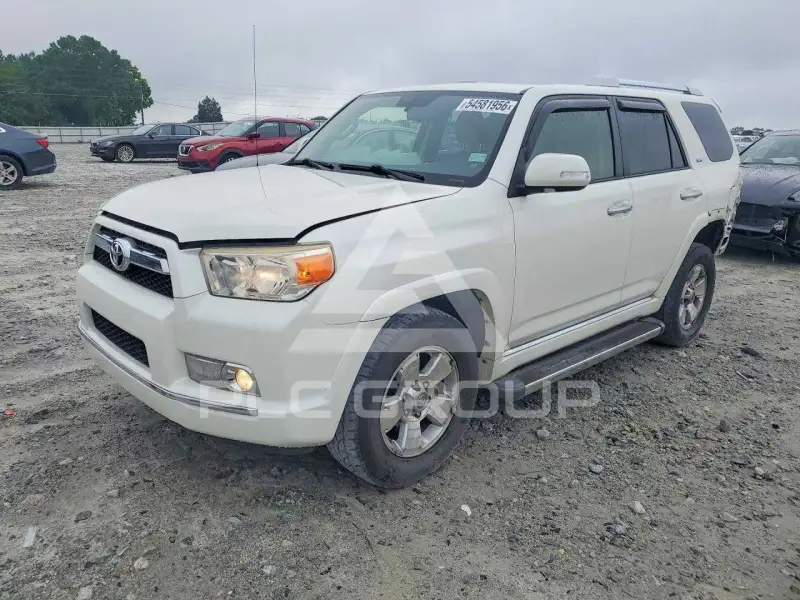 2013 Toyota 4 RUNNER фото