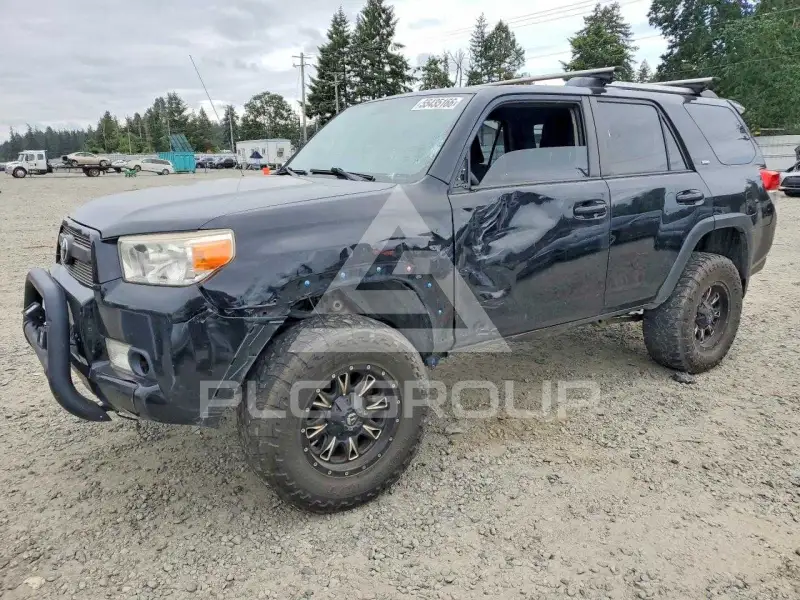 2013 Toyota 4 RUNNER photo