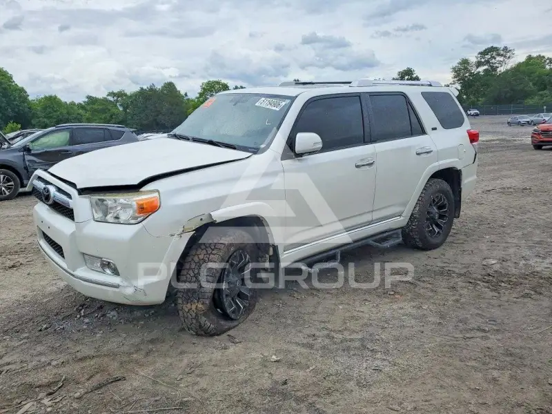 2013 Toyota 4 RUNNER photo