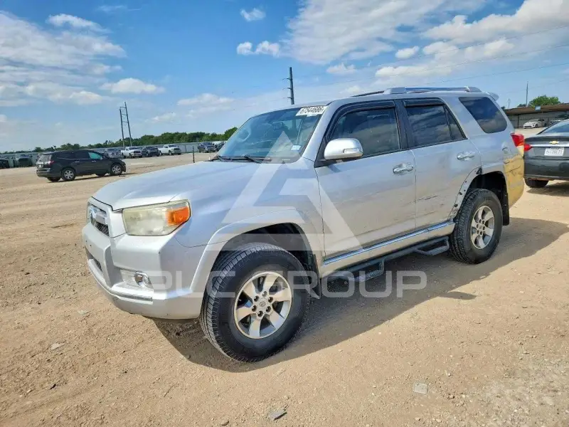 2013 Toyota 4 RUNNER фото