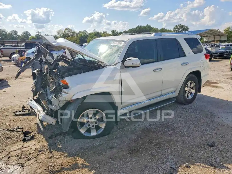 2013 Toyota 4 RUNNER фото