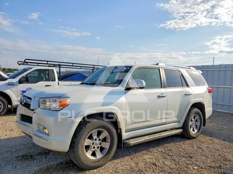 2013 Toyota 4 RUNNER фото