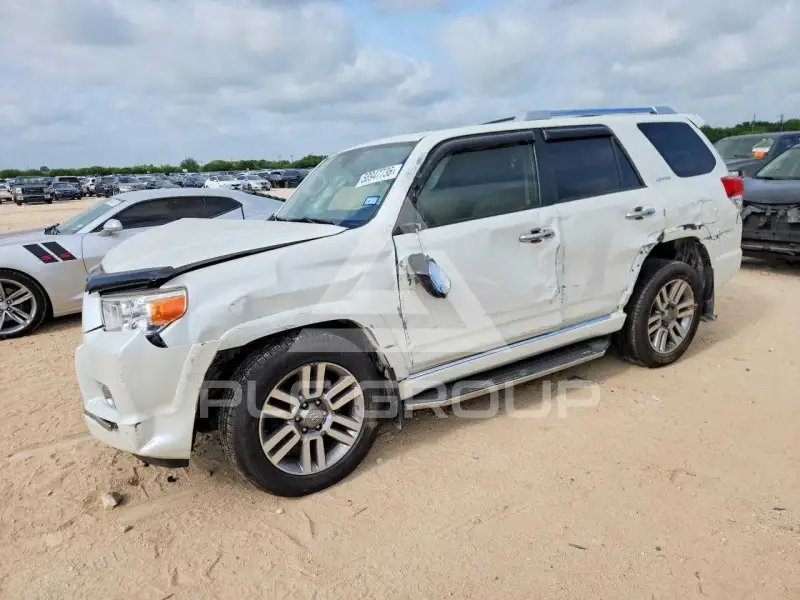 2013 Toyota 4 RUNNER фото