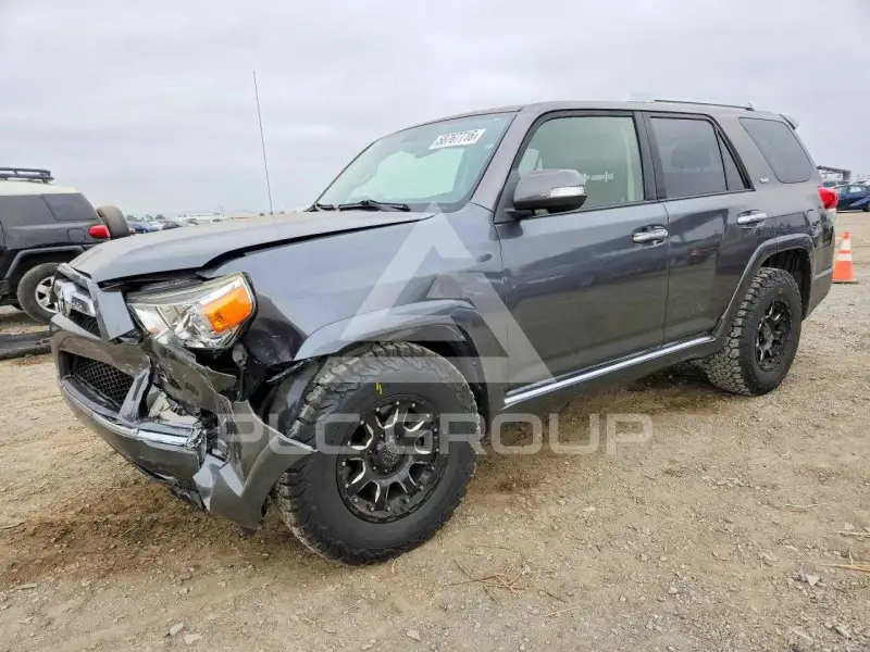 2013 Toyota 4 RUNNER photo