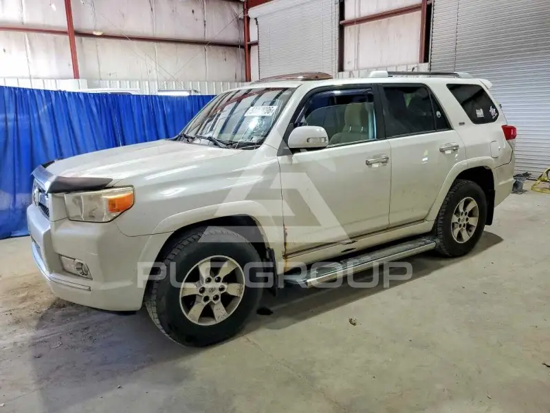 2013 Toyota 4 RUNNER фото