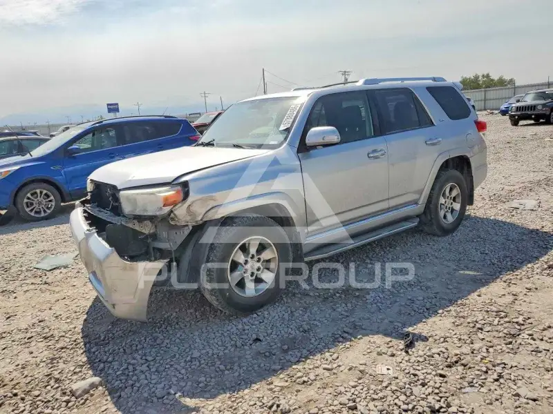 2013 Toyota 4 RUNNER фото