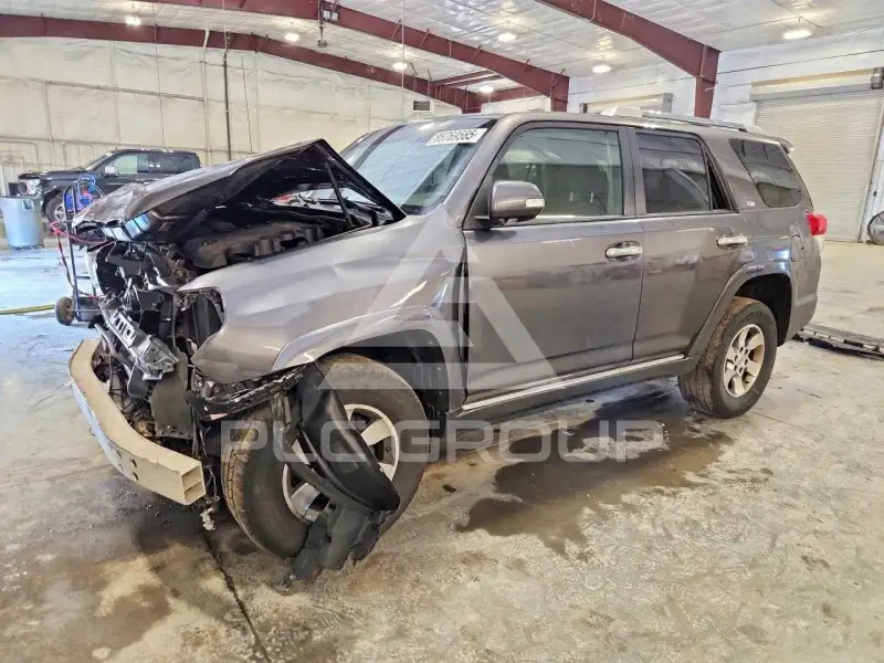 2013 Toyota 4 RUNNER фото