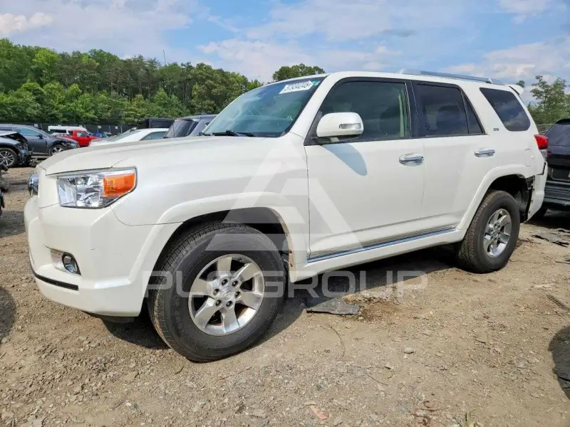 2013 Toyota 4 RUNNER фото