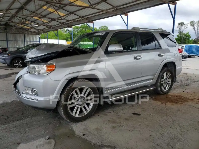 2013 Toyota 4 RUNNER фото
