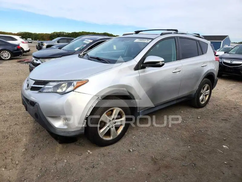2013 Toyota RAV4 фото