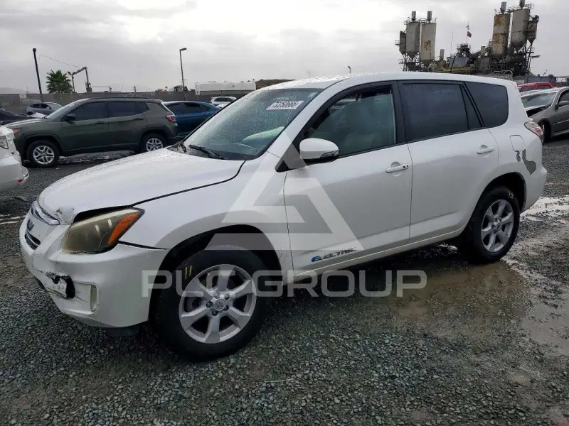 2013 Toyota RAV4 фото