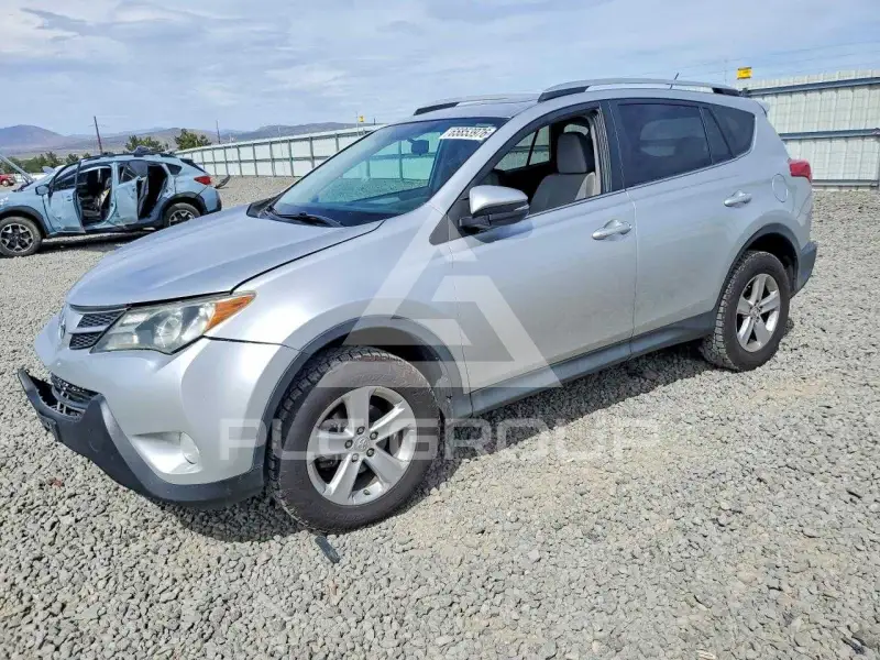 2013 Toyota RAV4 photo
