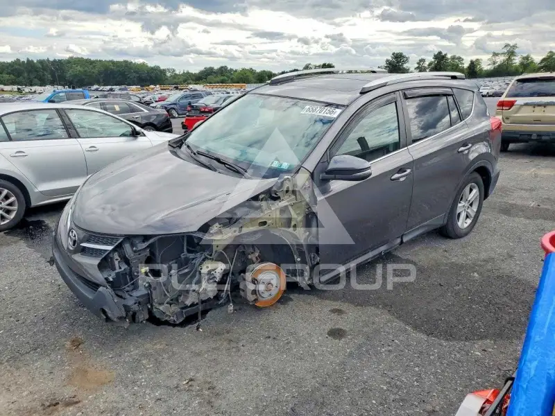 2013 Toyota RAV4 photo