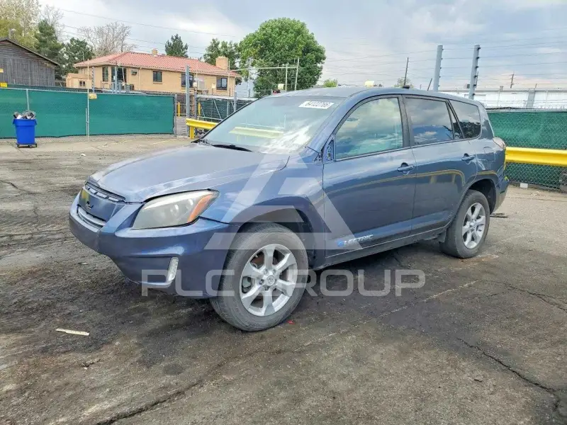 2013 Toyota RAV4 photo
