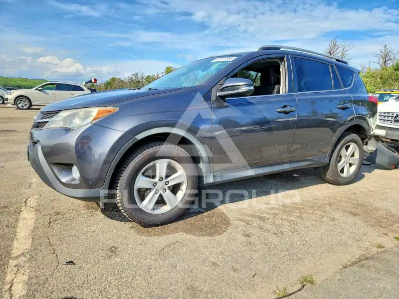 2013 Toyota RAV4 фото