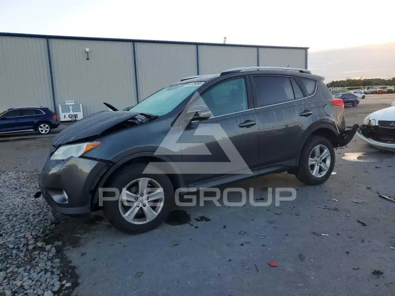2013 Toyota RAV4 photo