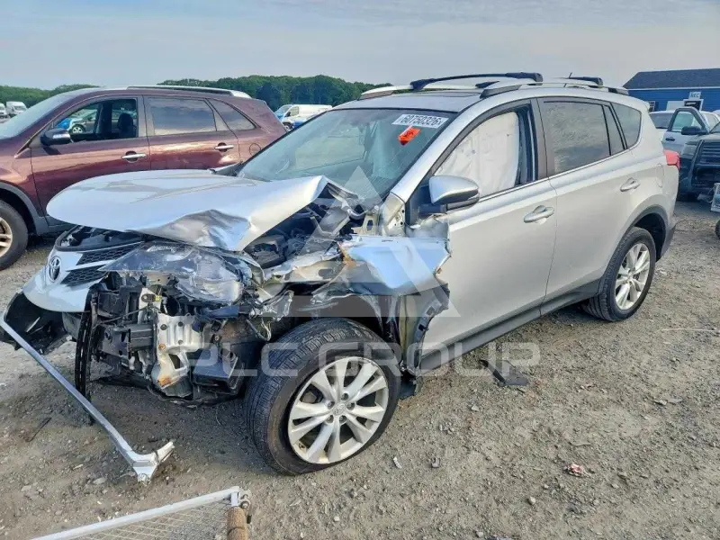 2013 Toyota RAV4 фото