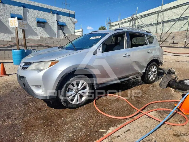 2013 Toyota RAV4 photo