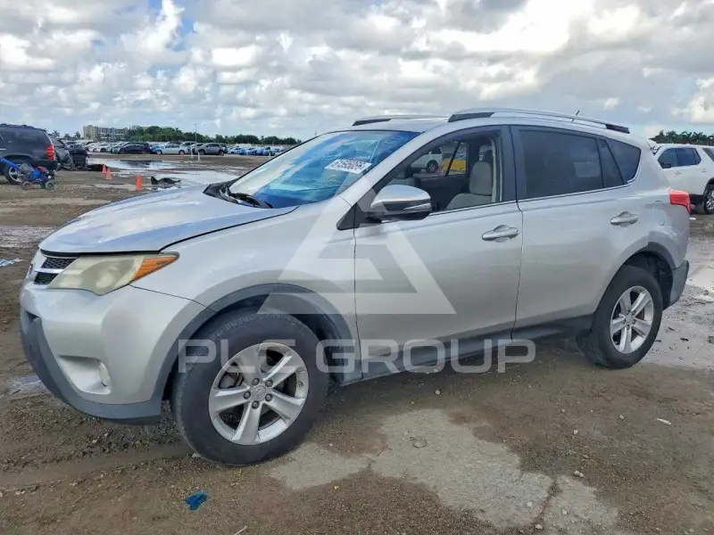 2013 Toyota RAV4 фото