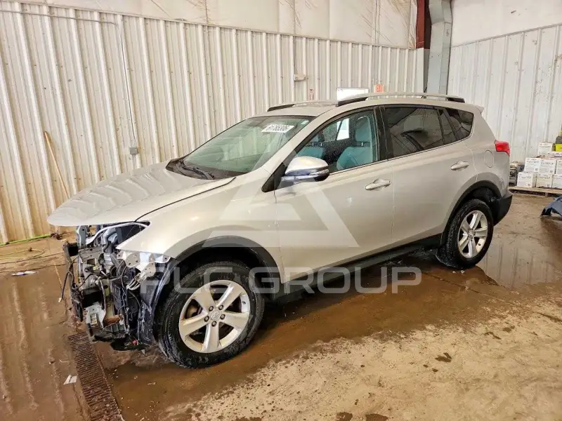 2013 Toyota RAV4 фото