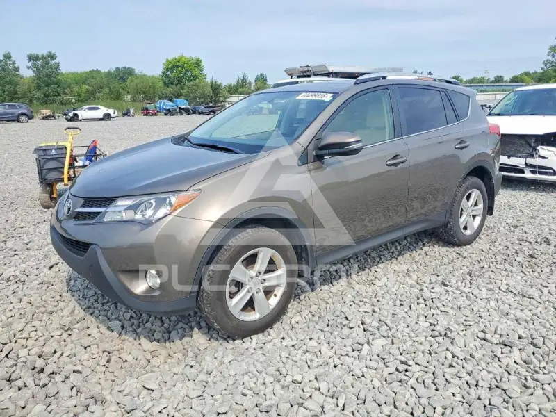 2013 Toyota RAV4 фото