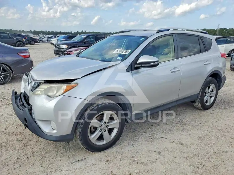 2013 Toyota RAV4 photo