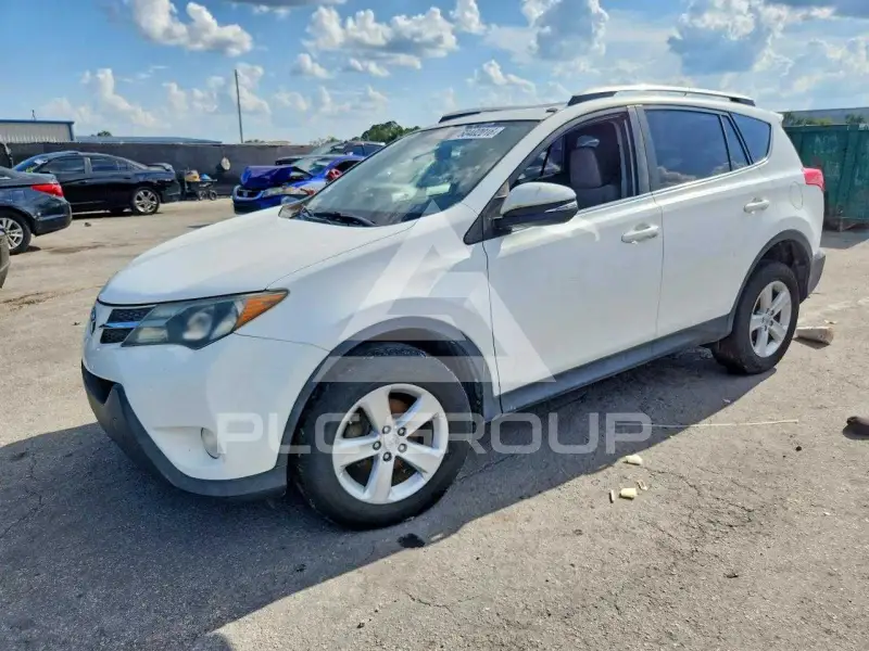 2013 Toyota RAV4 photo