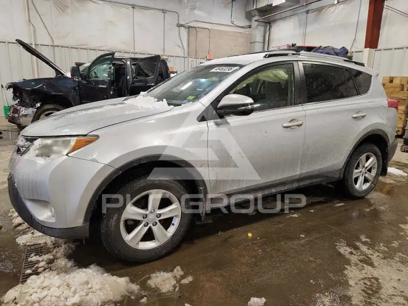 2013 Toyota RAV4 фото