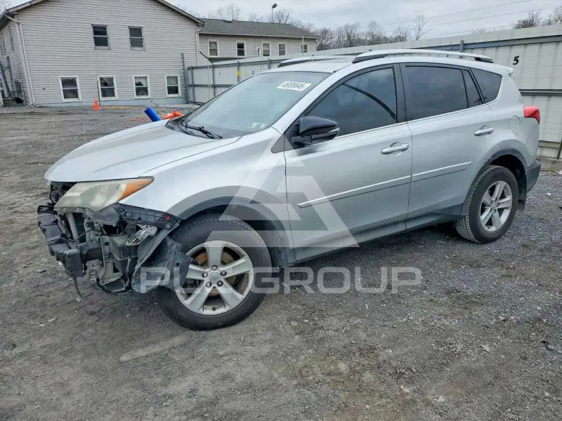 2013 Toyota RAV4 фото