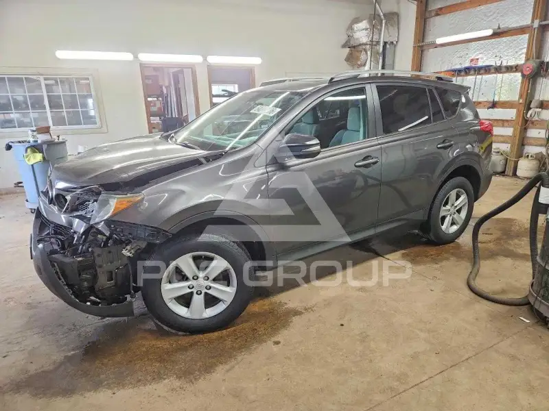 2013 Toyota RAV4 фото