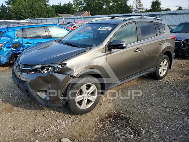 2013 Toyota RAV4 фото