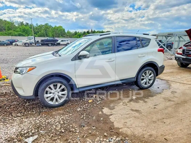 2013 Toyota RAV4 photo