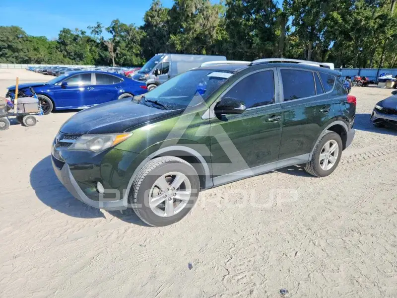2013 Toyota RAV4 фото