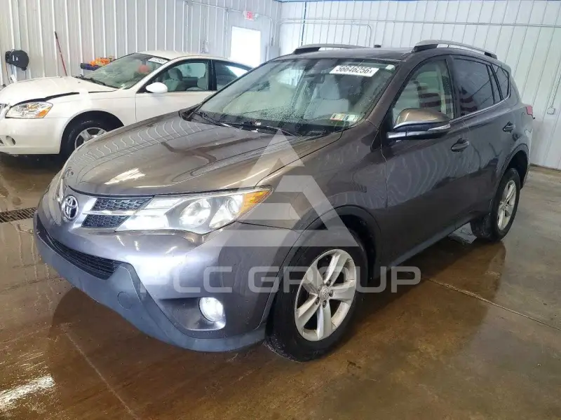 2013 Toyota RAV4 photo