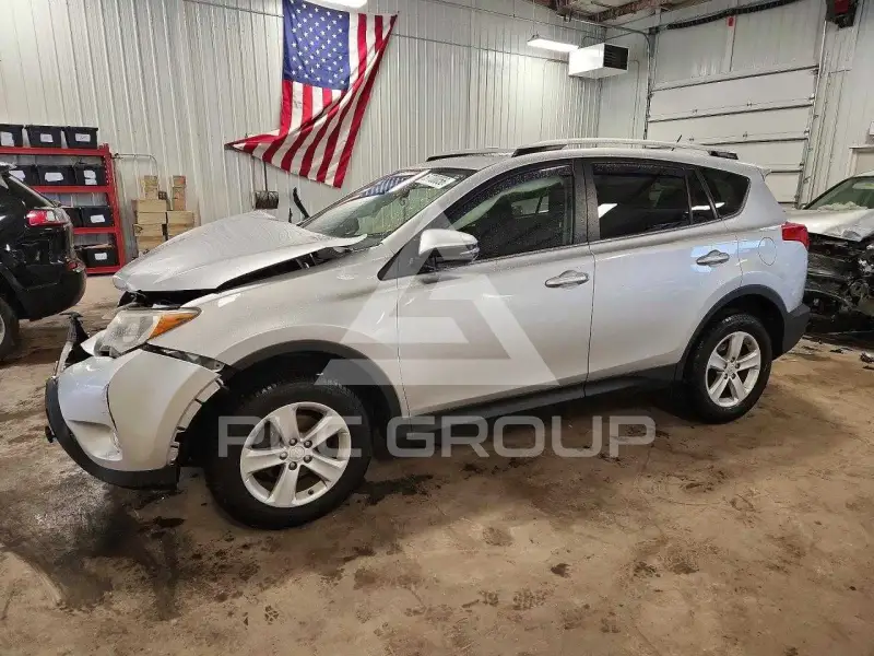 2013 Toyota RAV4 фото