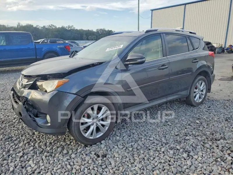 2013 Toyota RAV4 photo