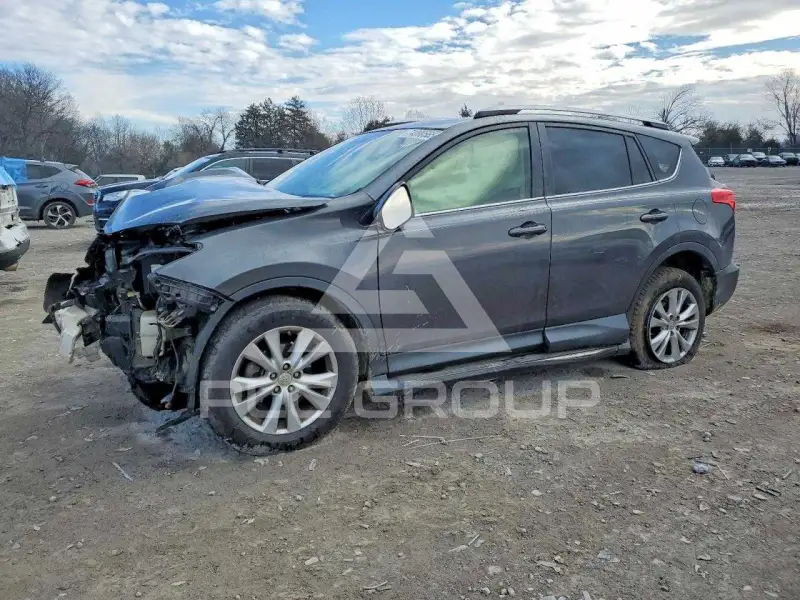 2013 Toyota RAV4 photo