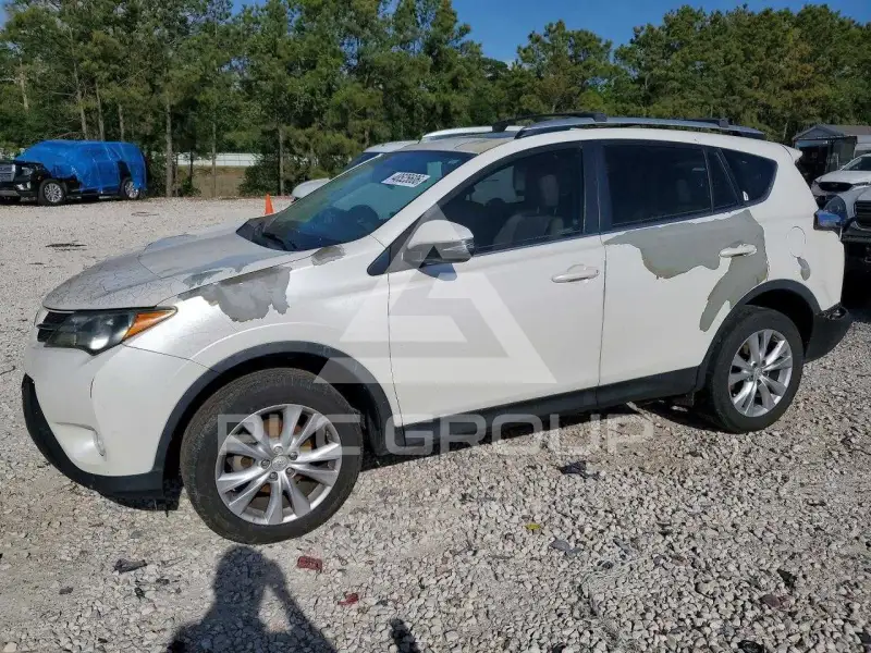 2013 Toyota RAV4 photo