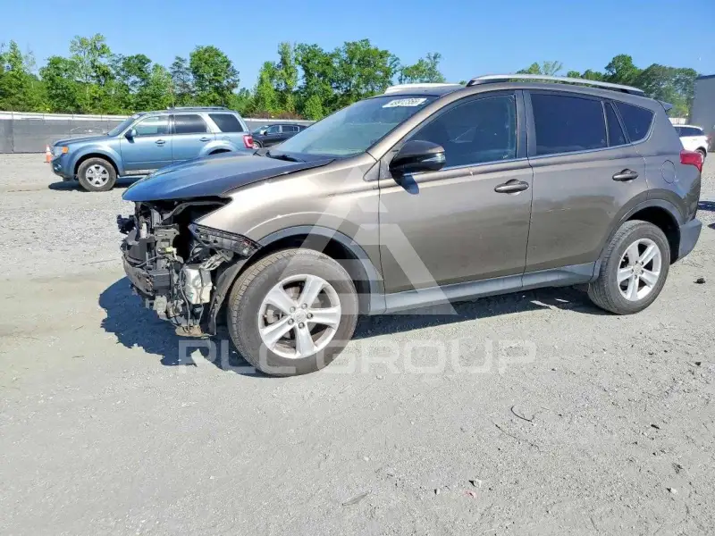 2013 Toyota RAV4 фото