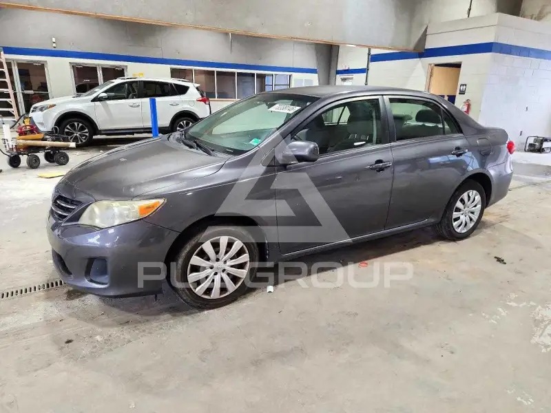 2013 Toyota COROLLA фото
