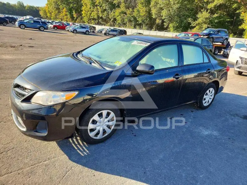 2013 Toyota COROLLA фото