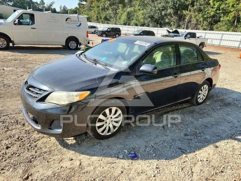 2013 Toyota COROLLA фото