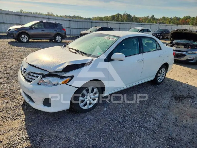 2013 Toyota COROLLA фото