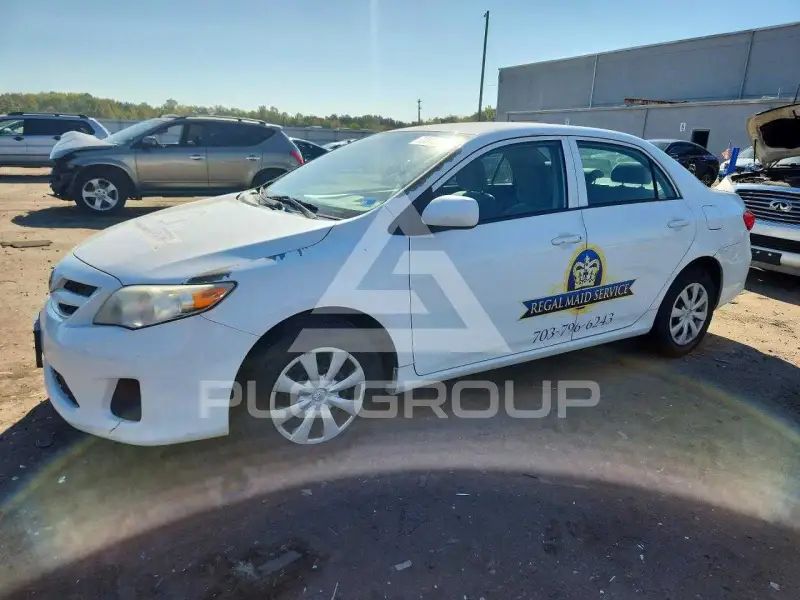 2013 Toyota COROLLA фото