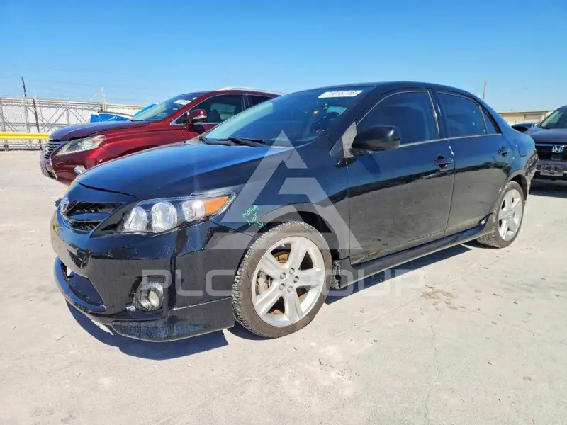 2013 Toyota COROLLA фото