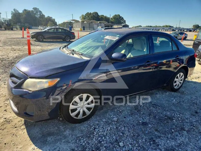 2013 Toyota COROLLA фото