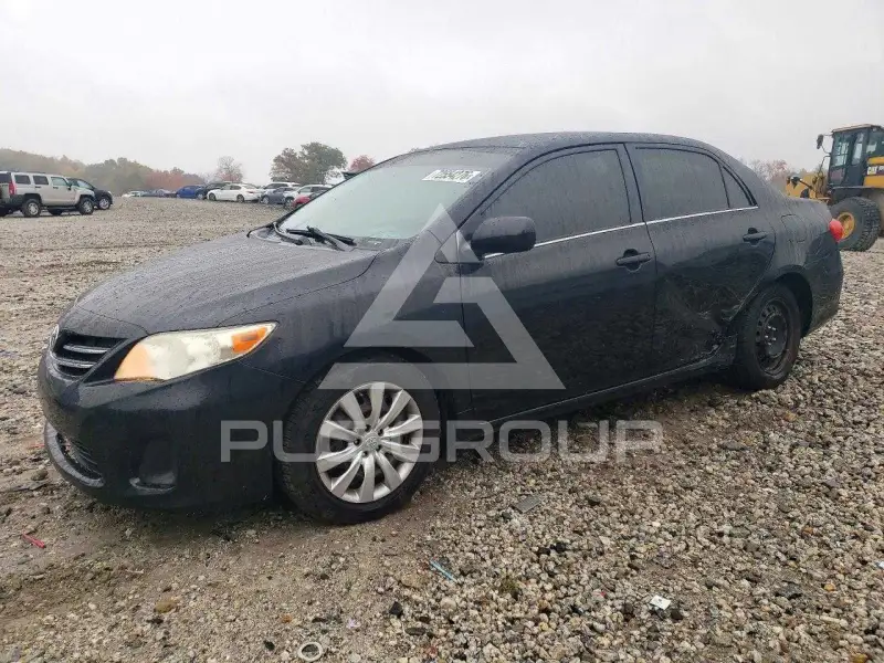 2013 Toyota COROLLA фото