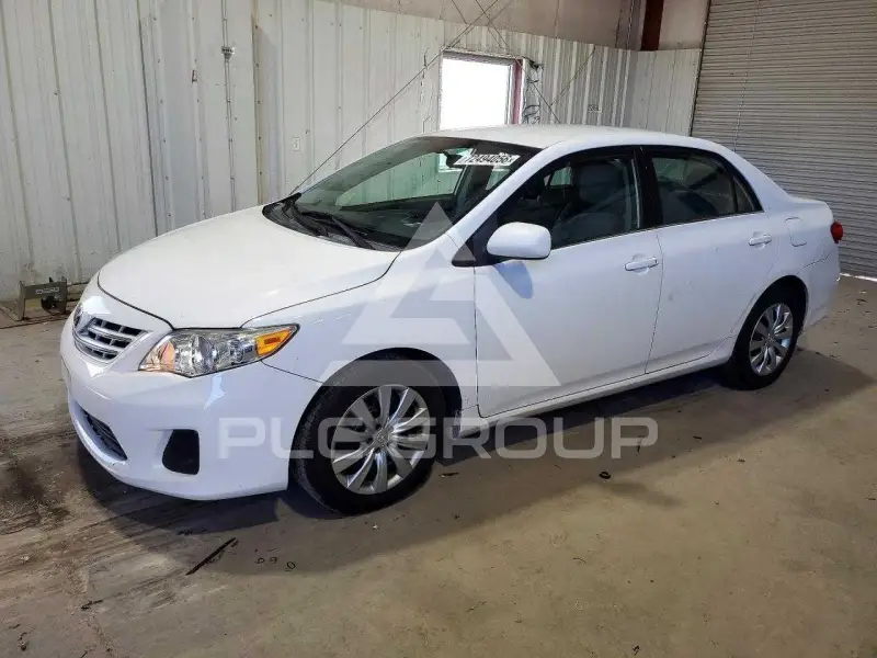 2013 Toyota COROLLA фото